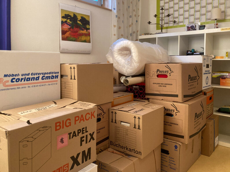 Kartons füllen sich